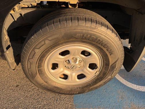 2022 Nissan Frontier S