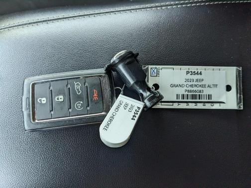 2023 Jeep Grand Cherokee Altitude