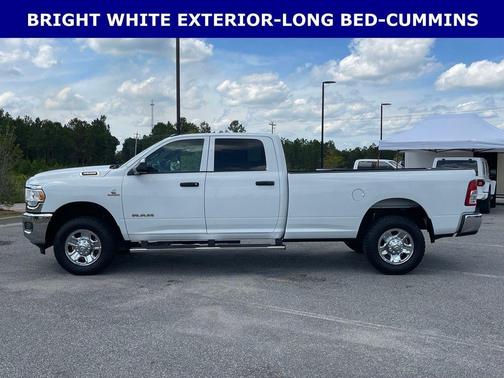 Bright White Clearcoat 2022 RAM 3500 Tradesman