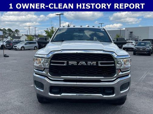 Bright White Clearcoat 2022 RAM 3500 Tradesman