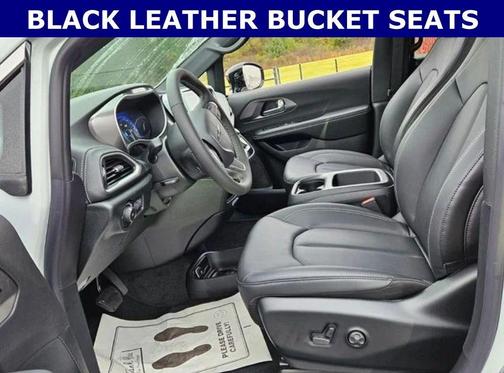Bright White 2027 Chrysler Pacifica SELECT