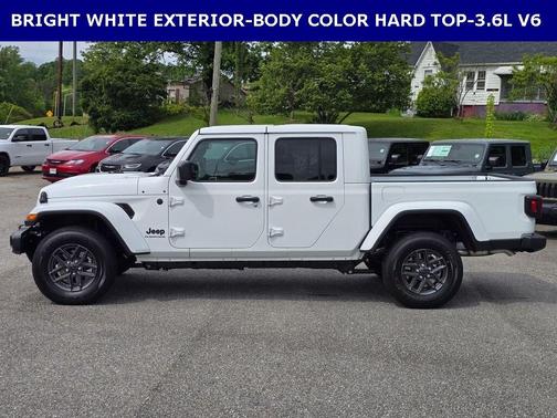 2025 Jeep Gladiator Sport