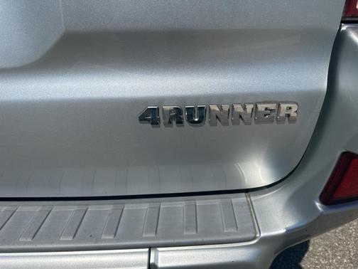 2004 Toyota 4Runner SR5