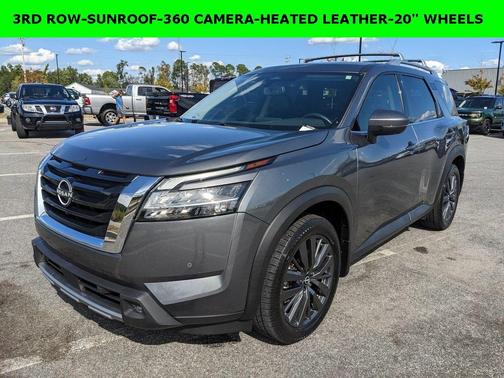 2022 Nissan Pathfinder SL