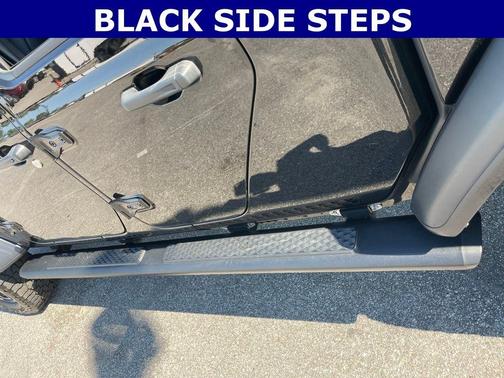 Black Clearcoat 2025 Jeep Gladiator Rubicon