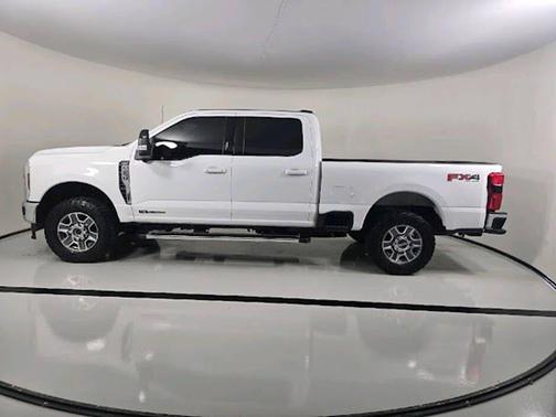 Oxford White 2024 Ford F-250 Lariat