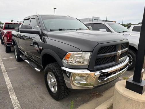 Brilliant Black Crystal Pearlcoat 2016 RAM 2500 Tradesman