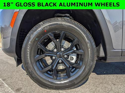 2026 Jeep Grand Cherokee Laredo