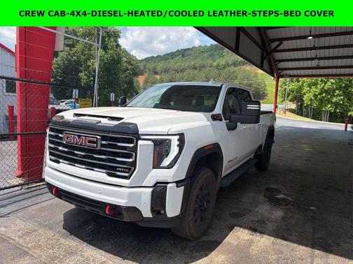 Summit White 2025 GMC Sierra 2500 AT4