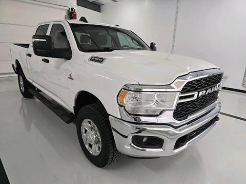 Bright White Clearcoat 2024 RAM 2500 Tradesman