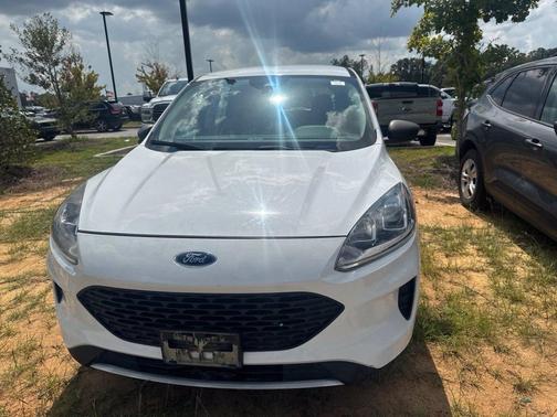 Oxford White 2022 Ford Escape S