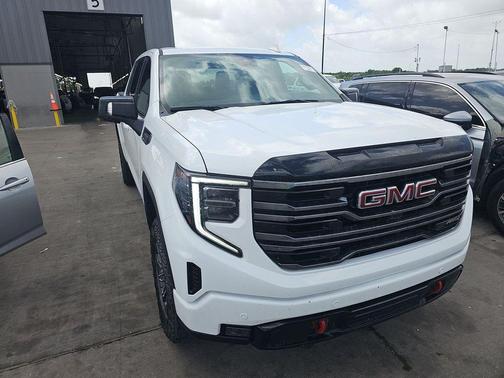 Summit White 2025 GMC Sierra 1500 AT4