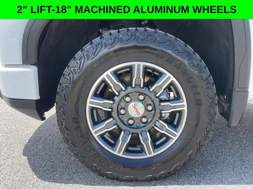 Summit White 2025 GMC Sierra 1500 AT4