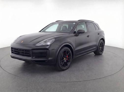 Dolomite Silver Metallic 2023 Porsche Cayenne