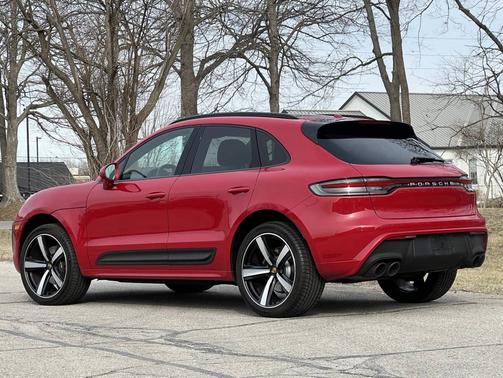 2022 Porsche Macan 