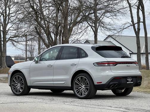 2025 Porsche Macan 