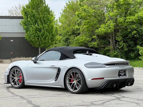 GT-Silver Metallic 2023 Porsche 718 Spyder