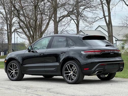 2025 Porsche Macan 