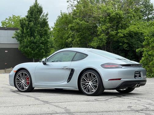 Dolomite Silver Metallic 2021 Porsche 718 Cayman