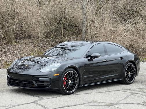 2019 Porsche Panamera 