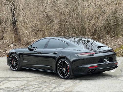 2019 Porsche Panamera 