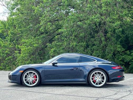 Night Blue Metallic 2017 Porsche 911
