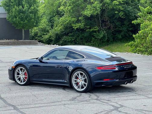 Night Blue Metallic 2017 Porsche 911