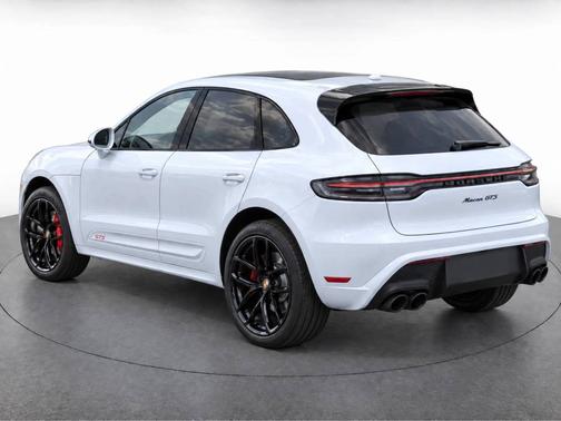 Carrara White Metallic 2022 Porsche Macan