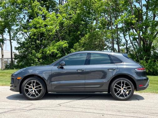 Volcano Grey Metallic 2022 Porsche Macan