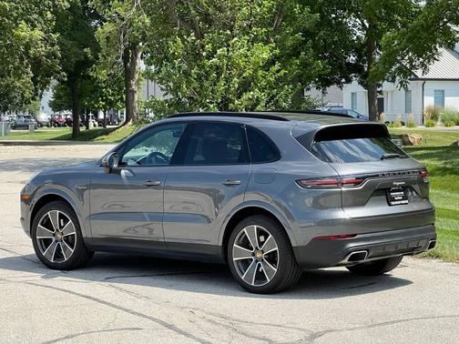 Quartzite Grey Metallic 2020 Porsche Cayenne