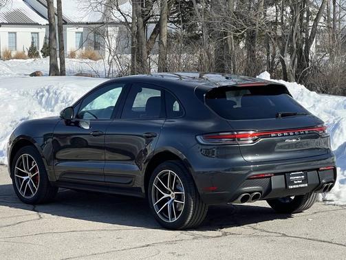 2022 Porsche Macan 