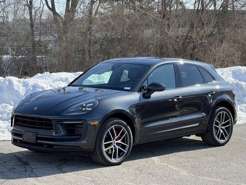 2022 Porsche Macan 
