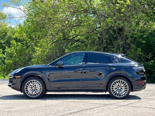 Black 2022 Porsche Cayenne