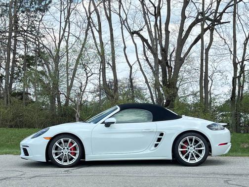 White 2022 Porsche 718 Boxster
