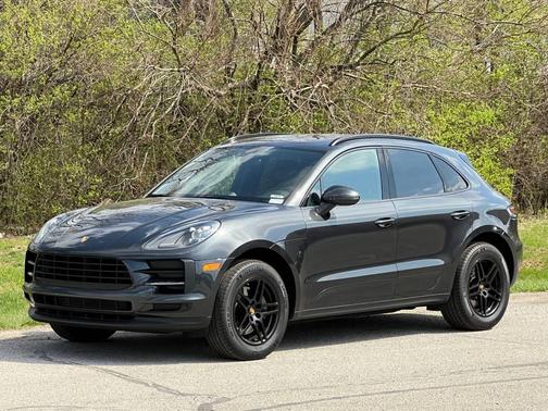 Vulcano Gray Metallic 2020 Porsche Macan