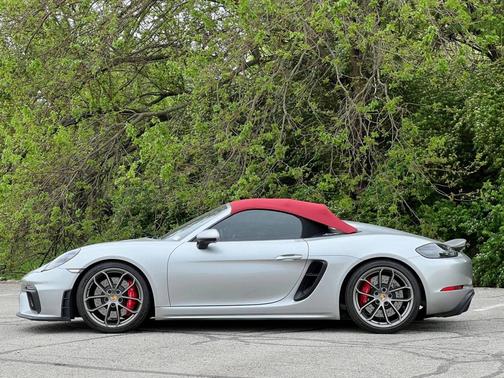 GT-Silver Metallic 2021 Porsche 718 Spyder