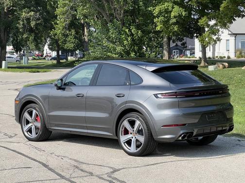 2025 Porsche Cayenne 