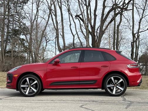 2022 Porsche Macan 