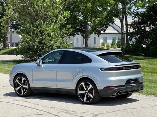 Dolomite Silver Metallic 2024 Porsche Cayenne