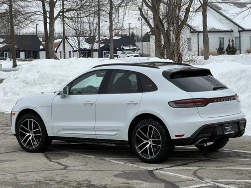 2025 Porsche Macan 