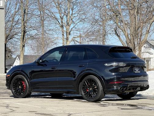 2021 Porsche Cayenne 