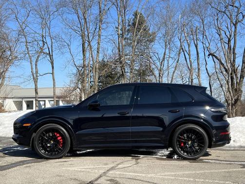 2021 Porsche Cayenne 