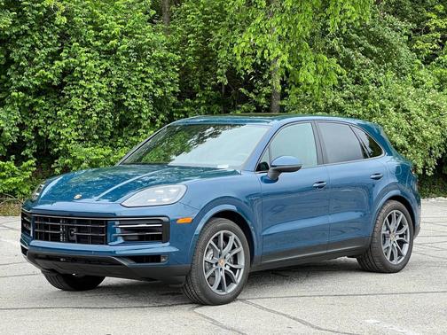 Montego Blue Metallic 2024 Porsche Cayenne