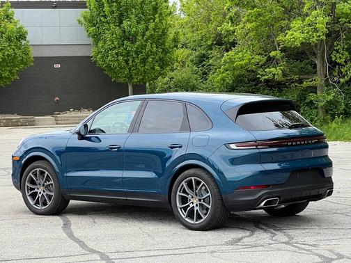 Montego Blue Metallic 2024 Porsche Cayenne