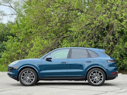 Montego Blue Metallic 2024 Porsche Cayenne