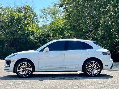 White 2024 Porsche Macan
