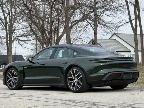 2025 Porsche Taycan 
