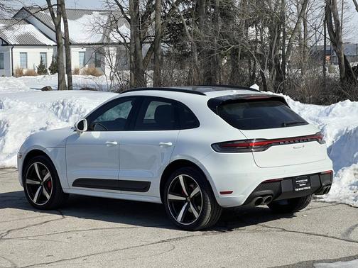 2022 Porsche Macan 