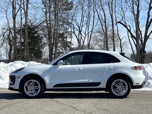 2022 Porsche Macan 