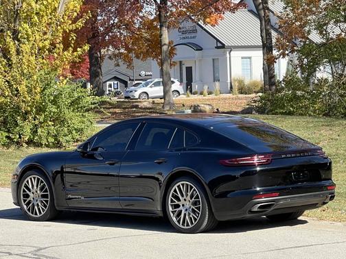 2020 Porsche Panamera 